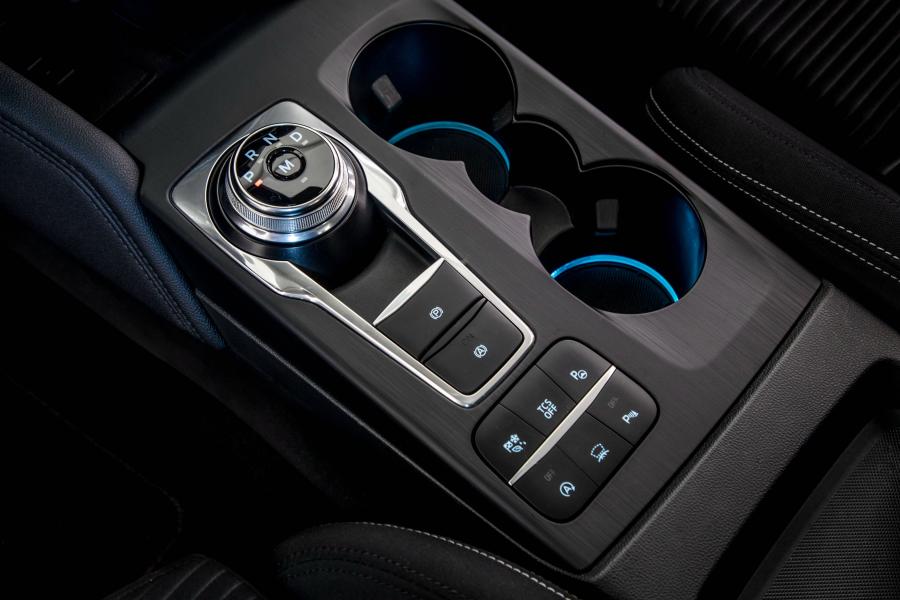Детали интерьера Ford Focus Titanium 2018 года  (WW) (фото 11 из 41)